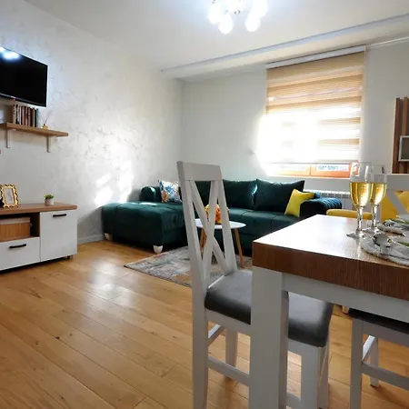 Antic 1 Apartment